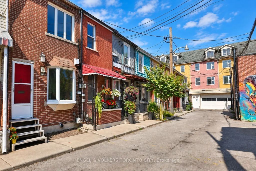 14 Kensington Place, Toronto C01