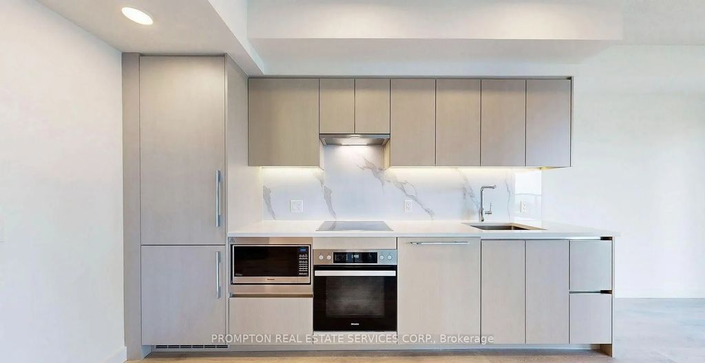 1 Concord Cityplace Way 2306, Toronto C01
