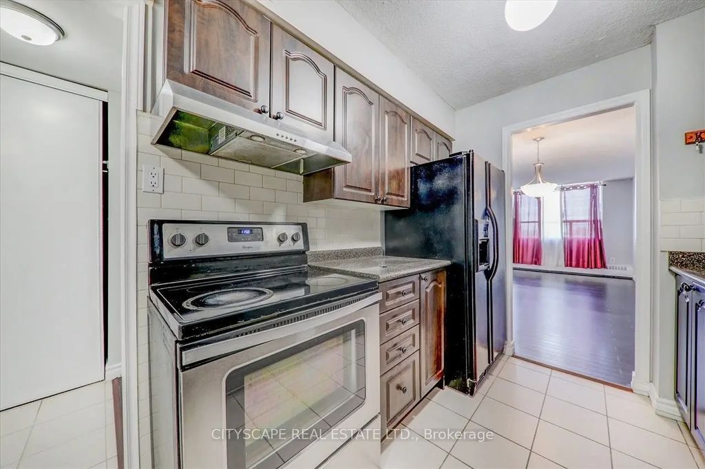 25 Sunrise Avenue #914, Toronto C13