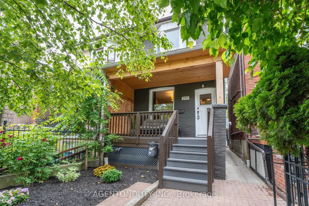 200 St Helen's Avenue, Toronto C01