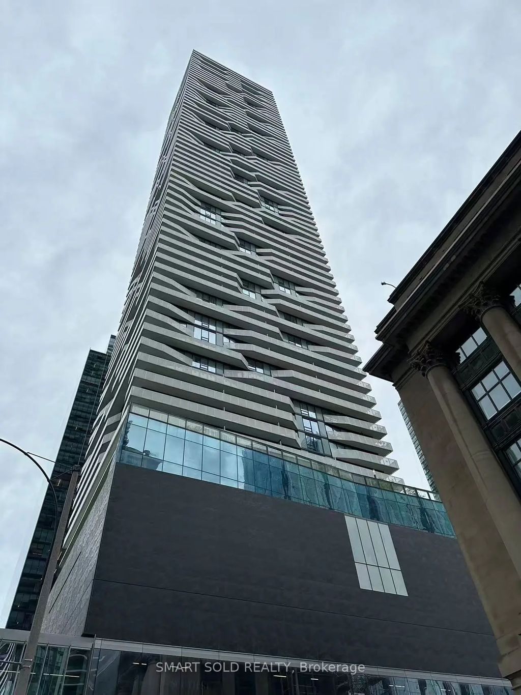 88 Harbour Street 3011, Toronto C01