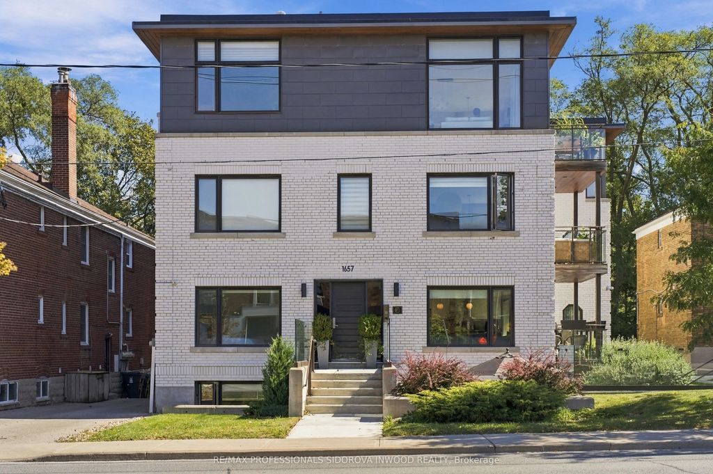 1657 Bathurst Street 2a, Toronto C03