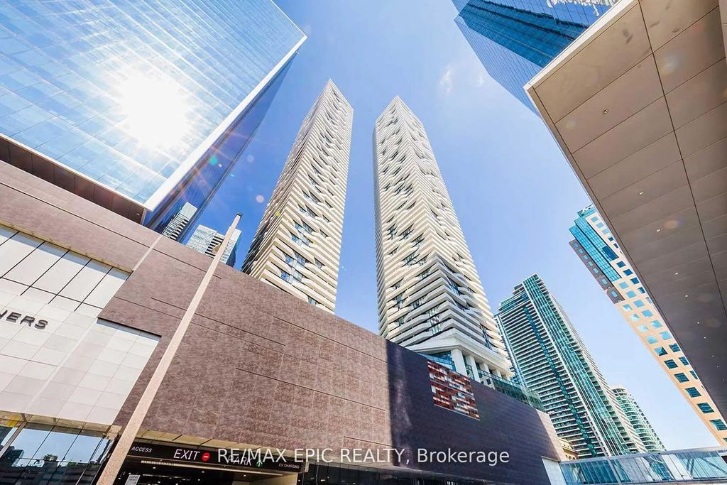 100 Harbour Street 5705, Toronto C01