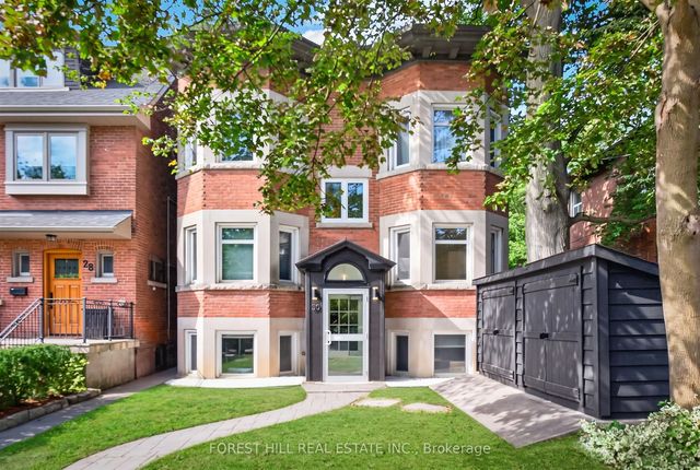 30 Pinewood Avenue D, Toronto C03