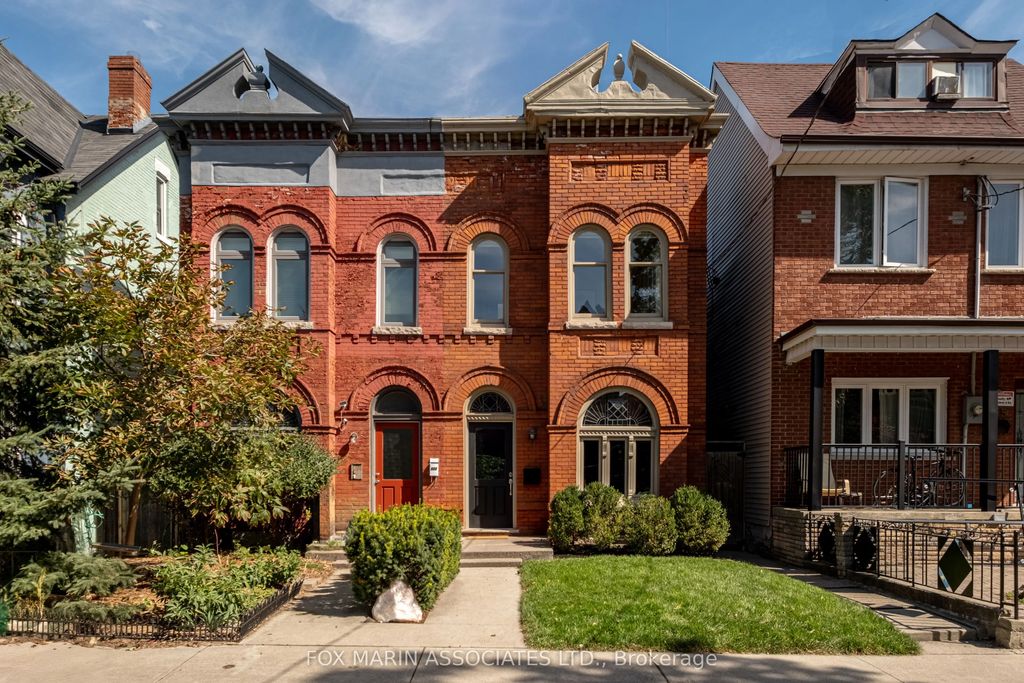 227 Markham Street, Toronto C01