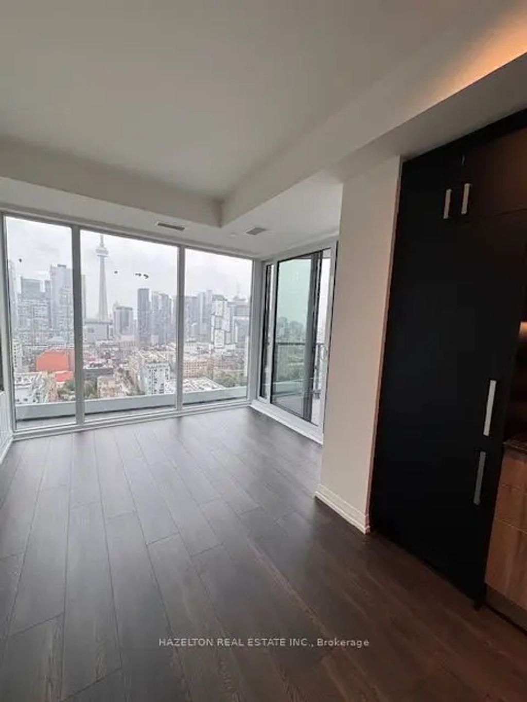 280 Dundas Street W 2710, Toronto C01