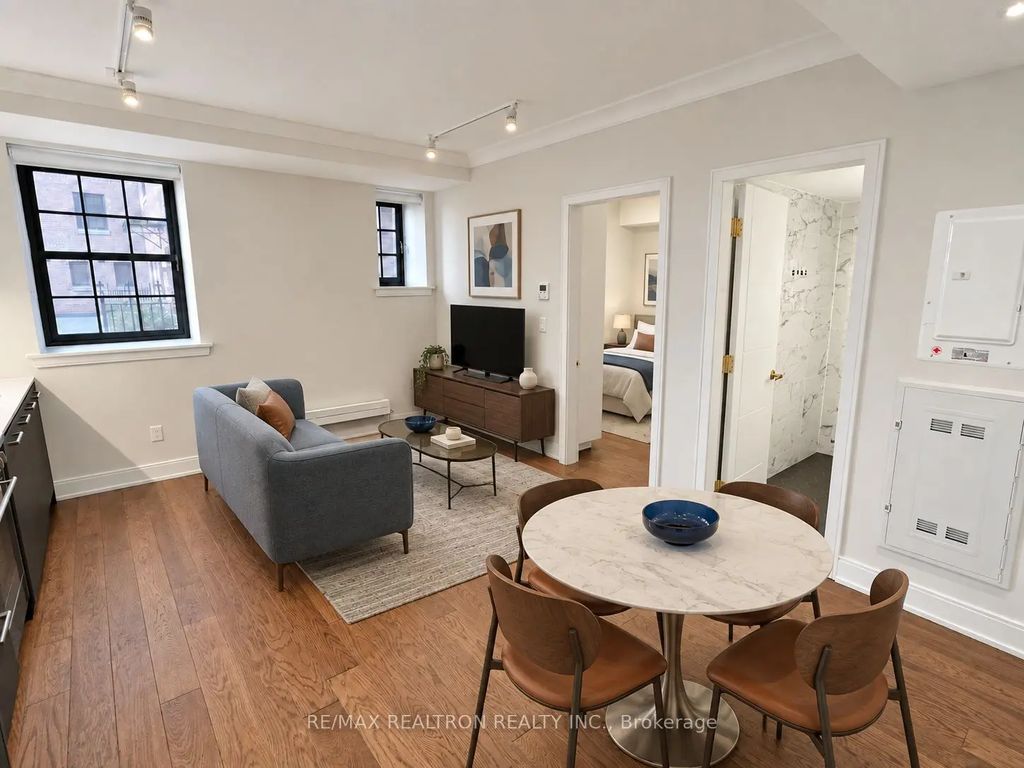 2 Clarendon Avenue 120, Toronto C02