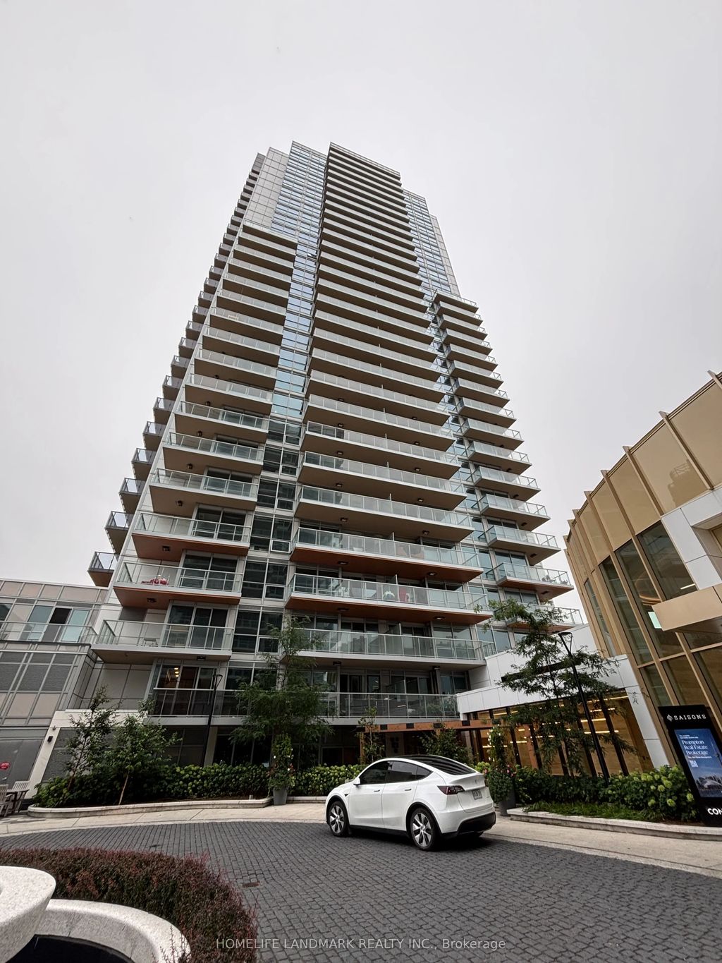 27 Mcmahon Drive 3007, Toronto C15
