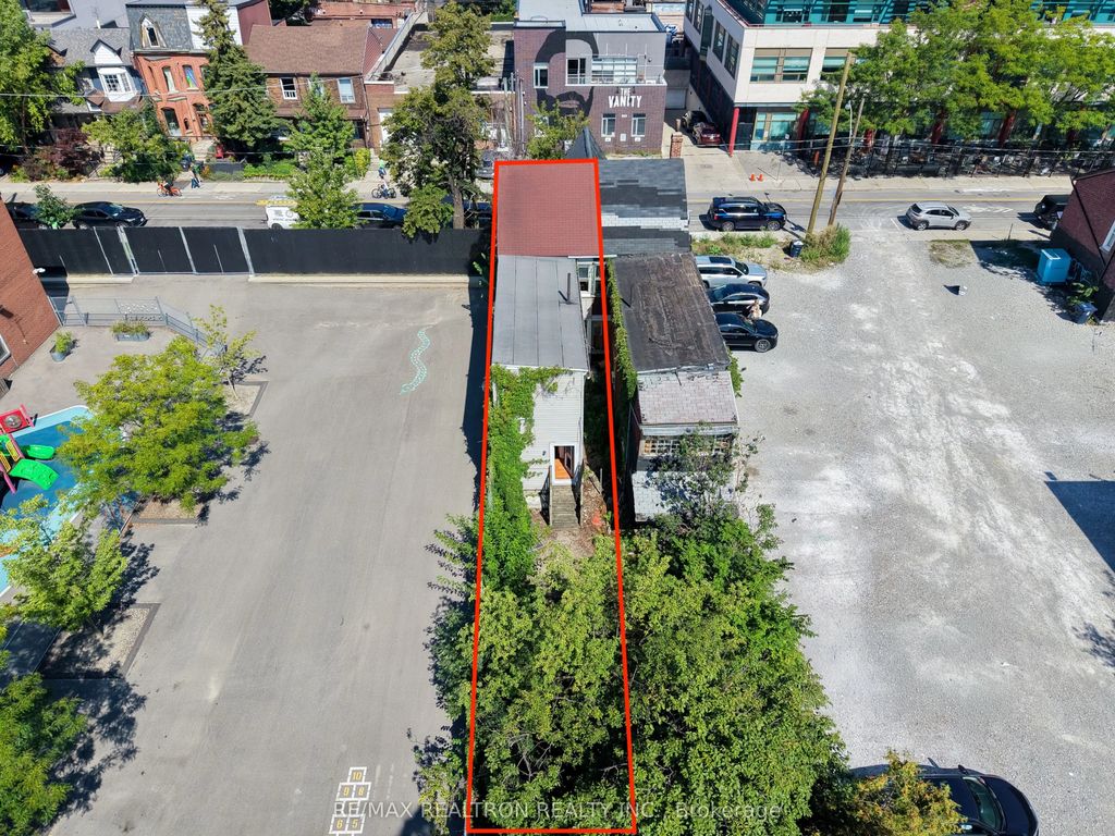631 Richmond Street W, Toronto C01