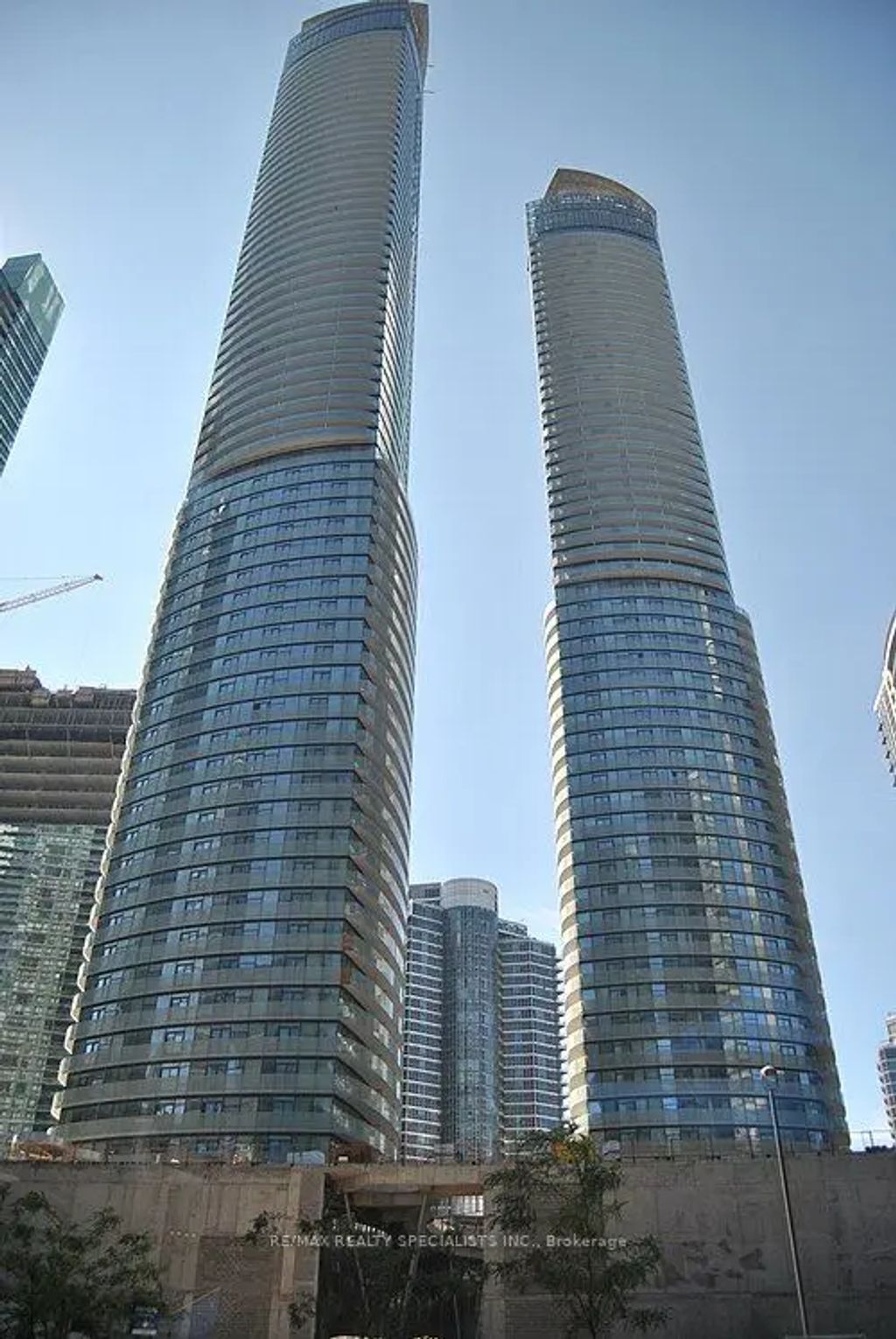 12 York Street 703, Toronto C01