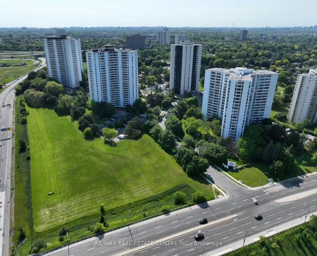 50 Graydon Hall Drive 2103, Toronto C13