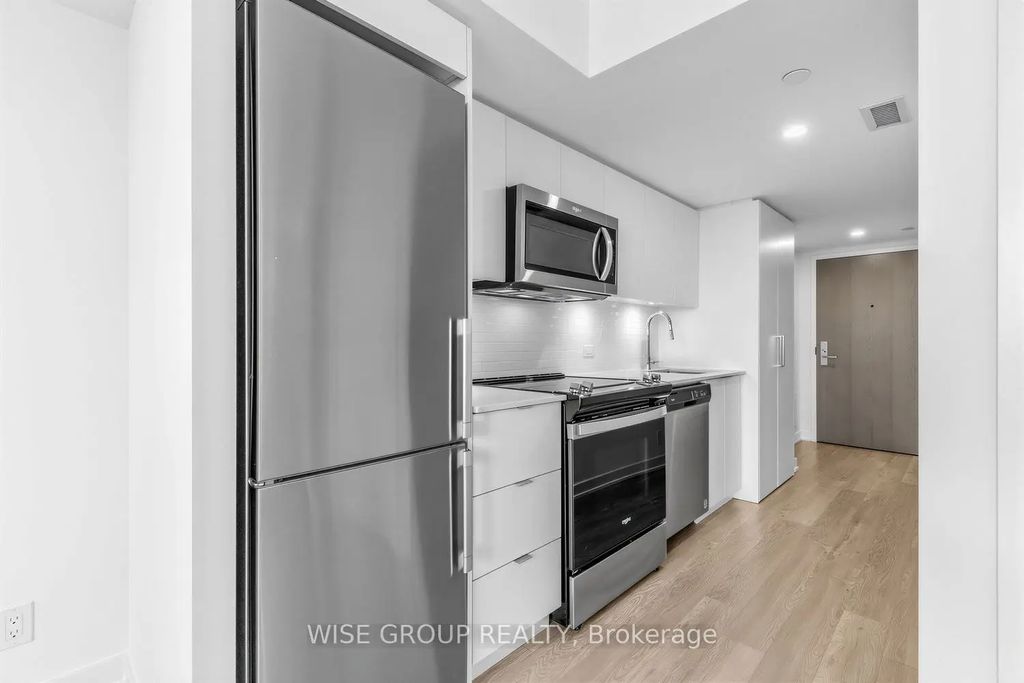 18 Tretti Way 1209, Toronto C06
