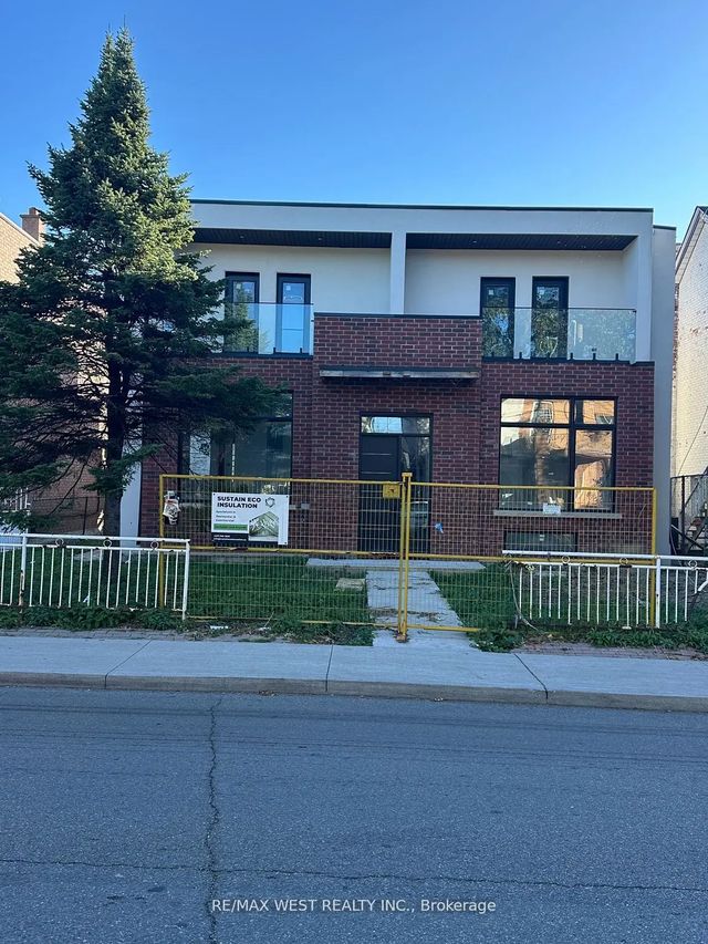 145 Dovercourt Road, Toronto C01
