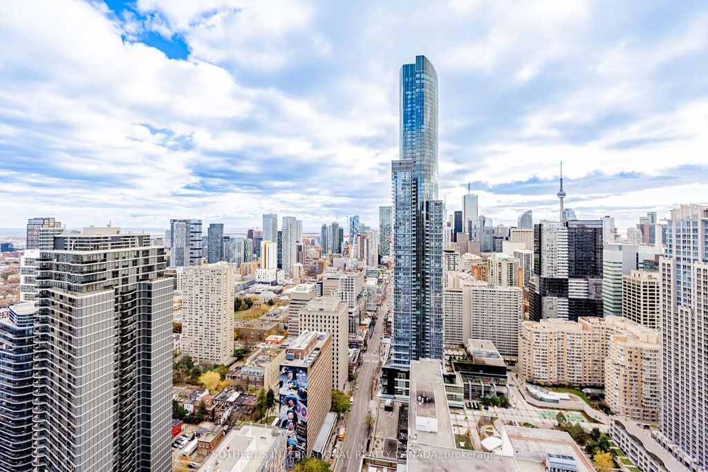 7 Grenville Street 4511, Toronto C01