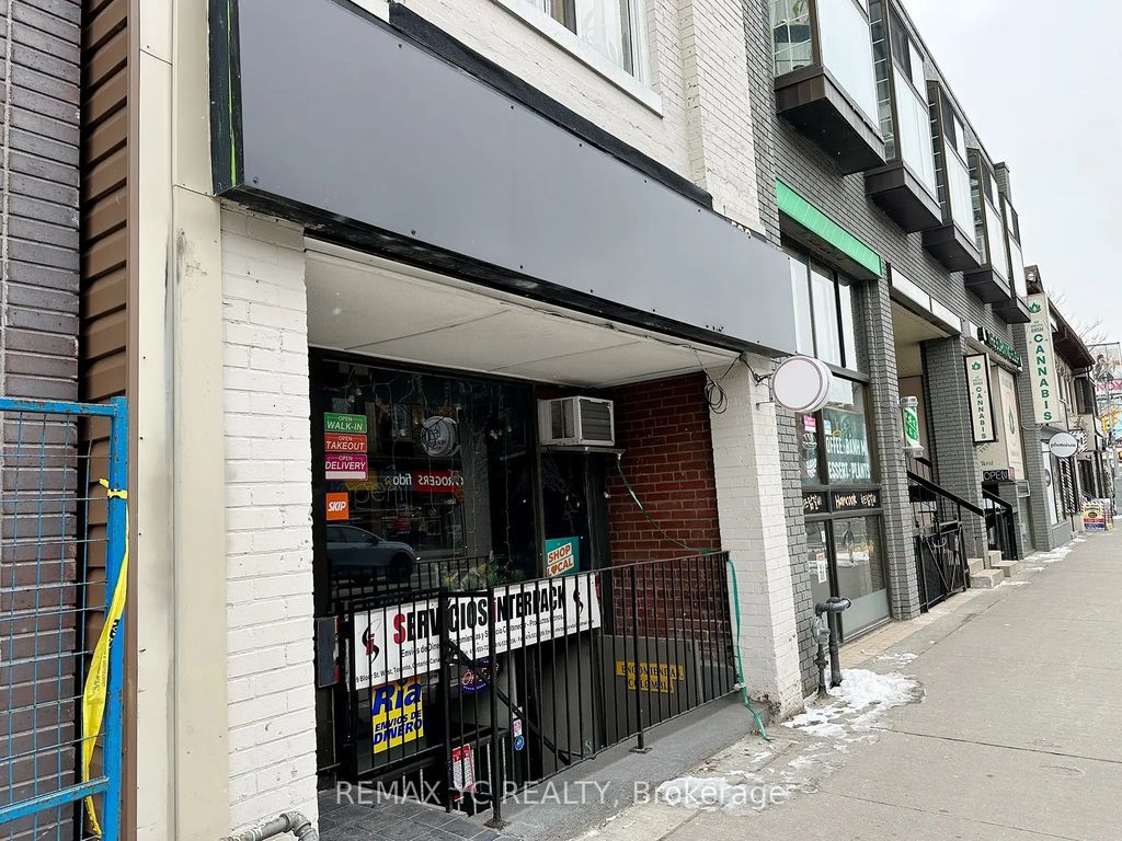 599 Bloor Street W, Toronto C01