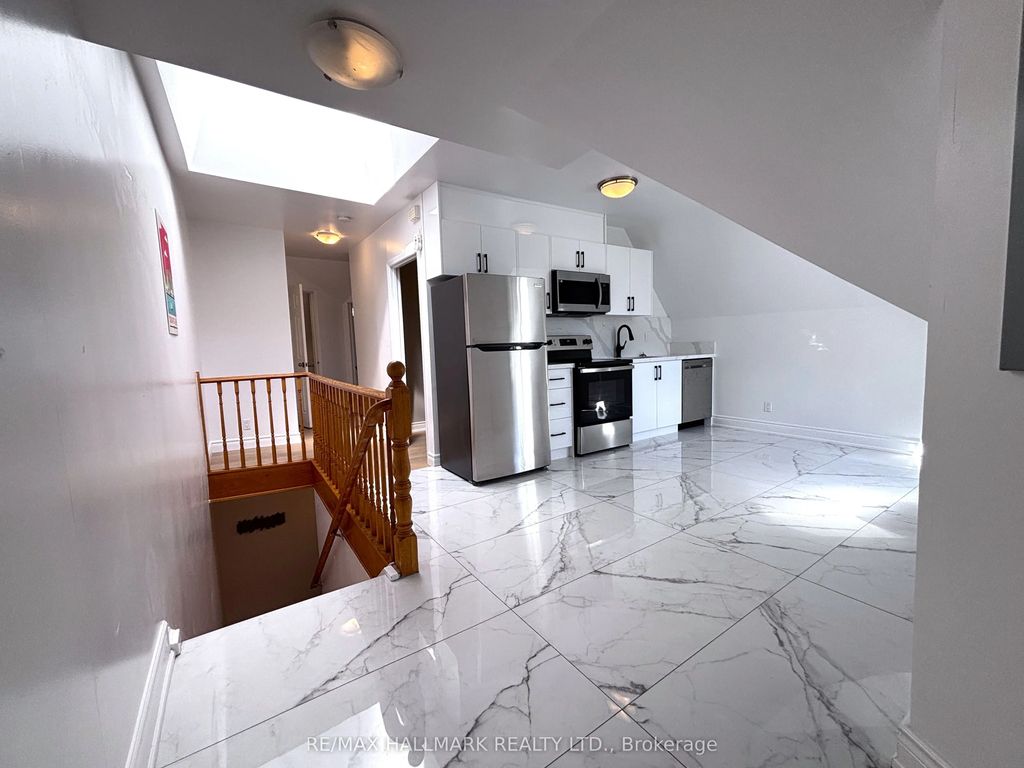 61 Cecil Street #3, Toronto C01