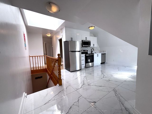 61 Cecil Street #3, Toronto C01