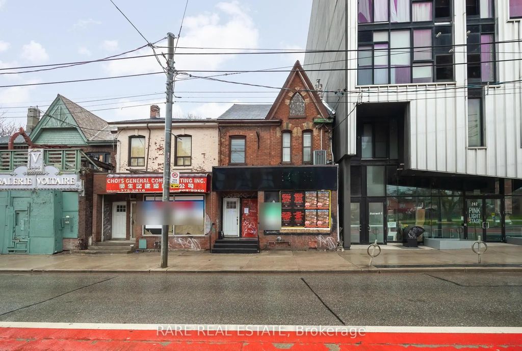 200 Bathurst Street, Toronto C01