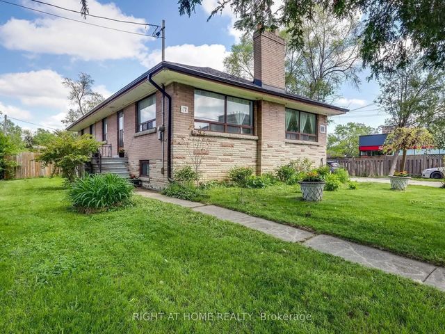 17 Bryant St Street (basement), Toronto C06