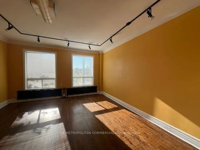 401 Spadina Avenue, Toronto C01