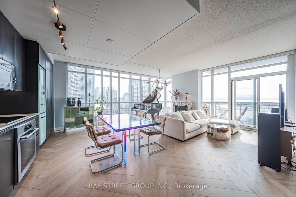 15 Iceboat Terrace 3206, Toronto C01