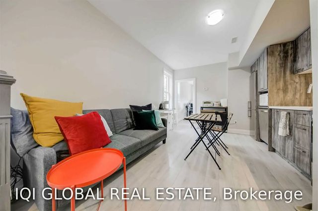 142 Grace Street 2nd Floor Unit, Toronto C01
