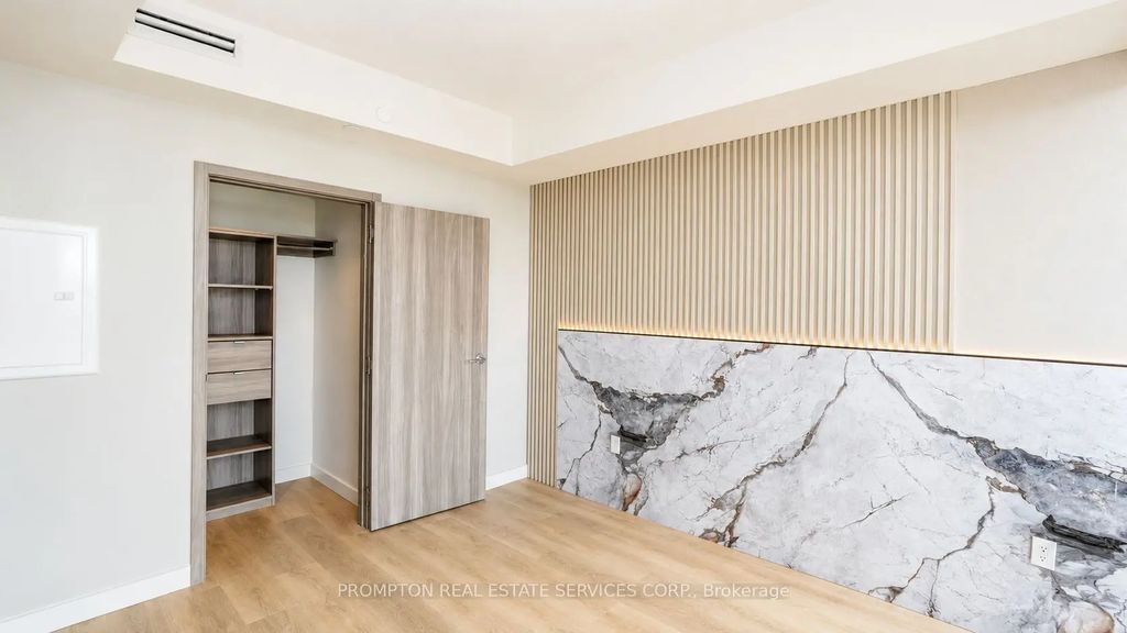 85 Mcmahon Drive 2115, Toronto C15