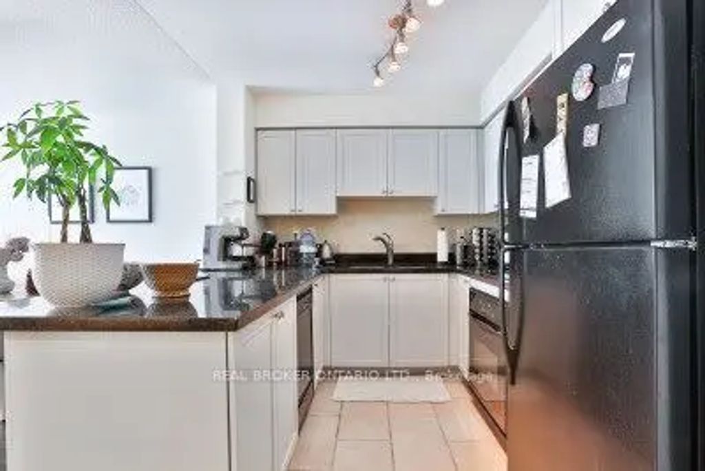 18 Stafford Street 802, Toronto C01