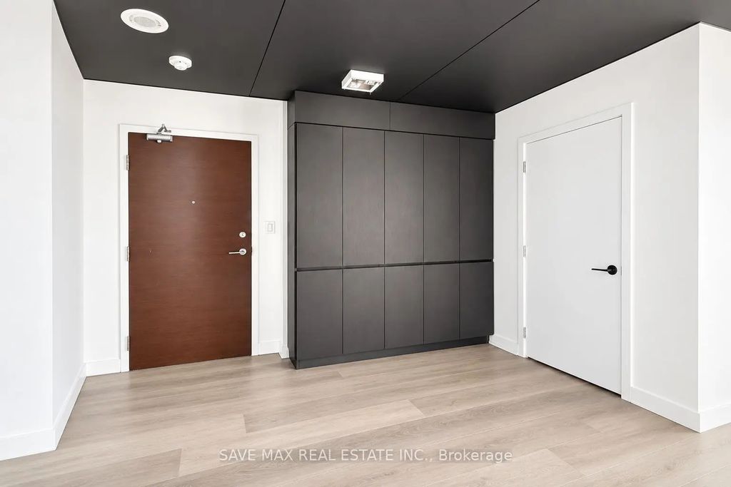 15 Iceboat Terrace 1033, Toronto C01