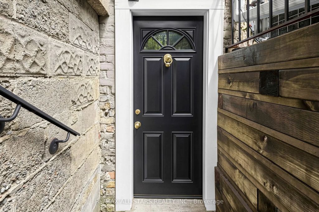 68 Macpherson Avenue Basement, Toronto C02