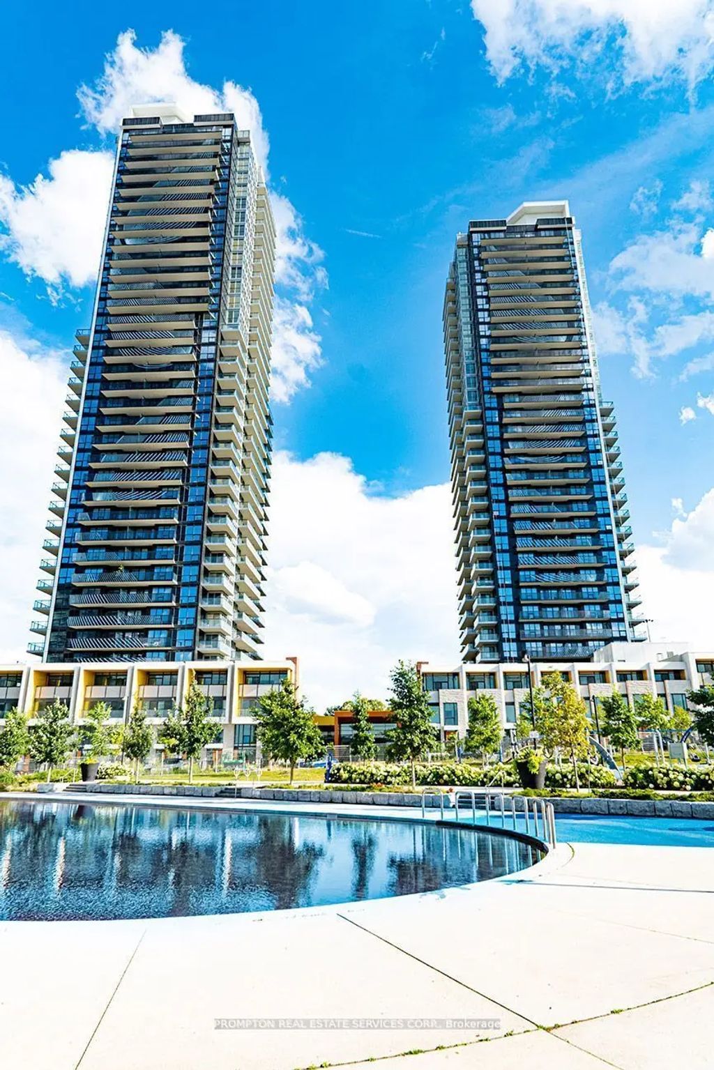 85 Mcmahon Drive 907, Toronto C15