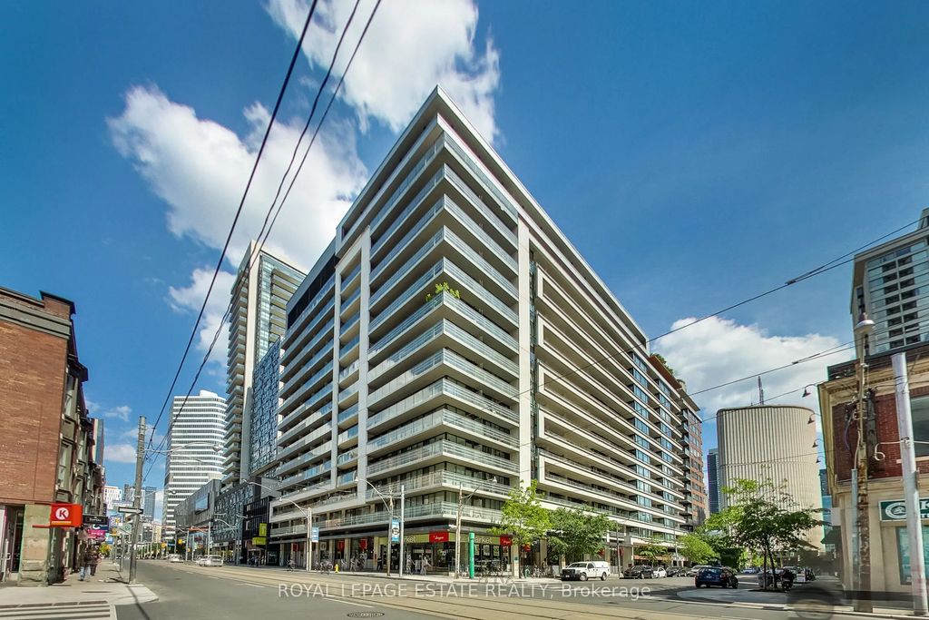 111 Elizabeth Street 938, Toronto C01