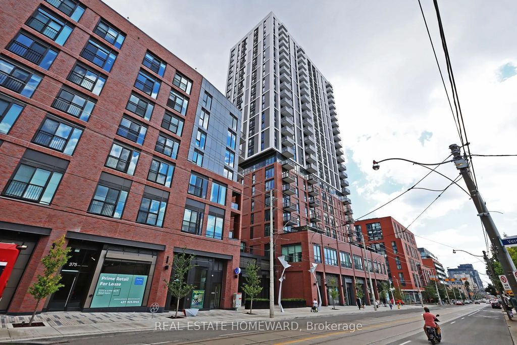 10 Oak Street 1703, Toronto C08