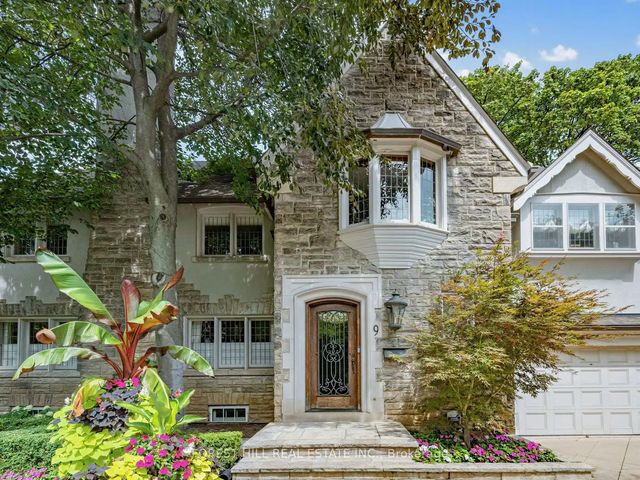 9 Ormsby Crescent, Toronto C03