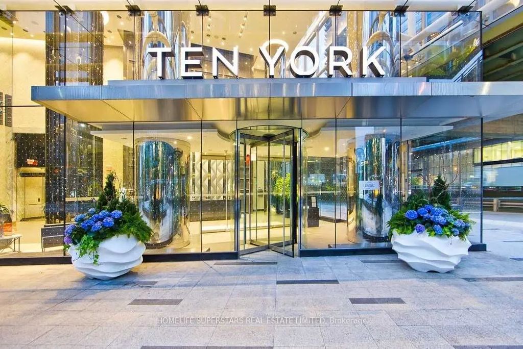 10 York Street 6103, Toronto C01