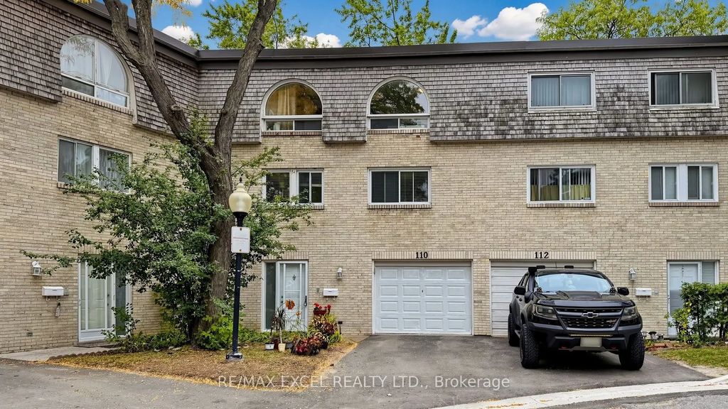 110 Courville Coach Way, Toronto C15