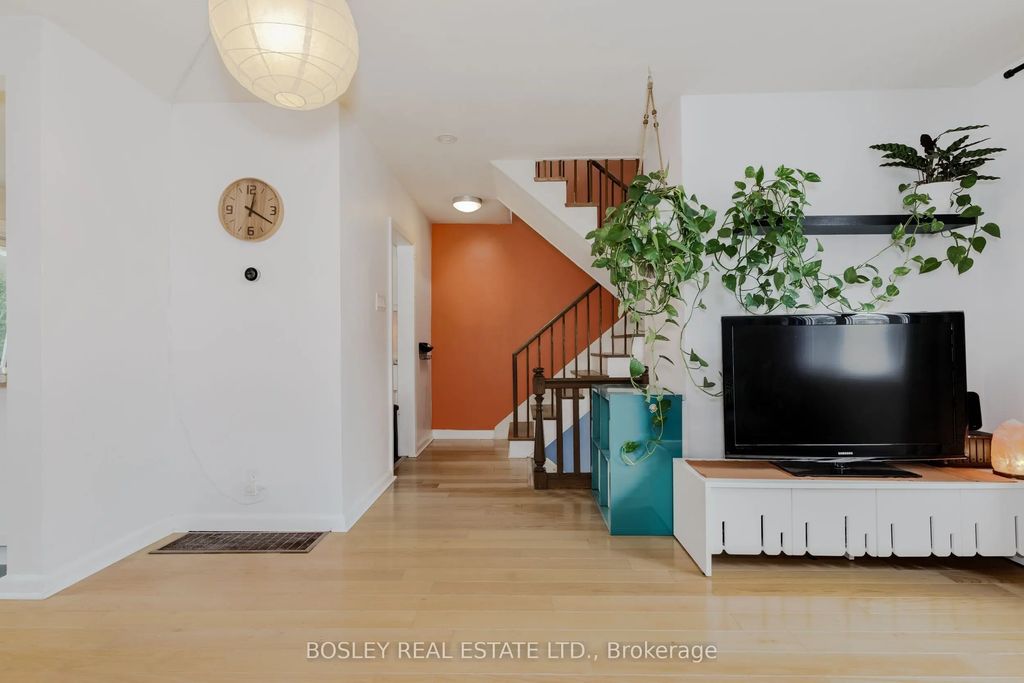 2 Cottonwood Drive, Toronto C13