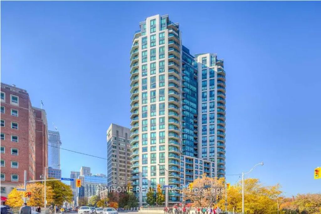 300 Bloor Street E 2008, Toronto C09