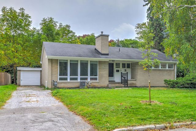 3 Greengate Road, Toronto C13