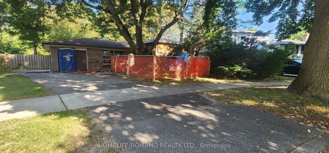 14 Threadneedle Crescent, Toronto C15