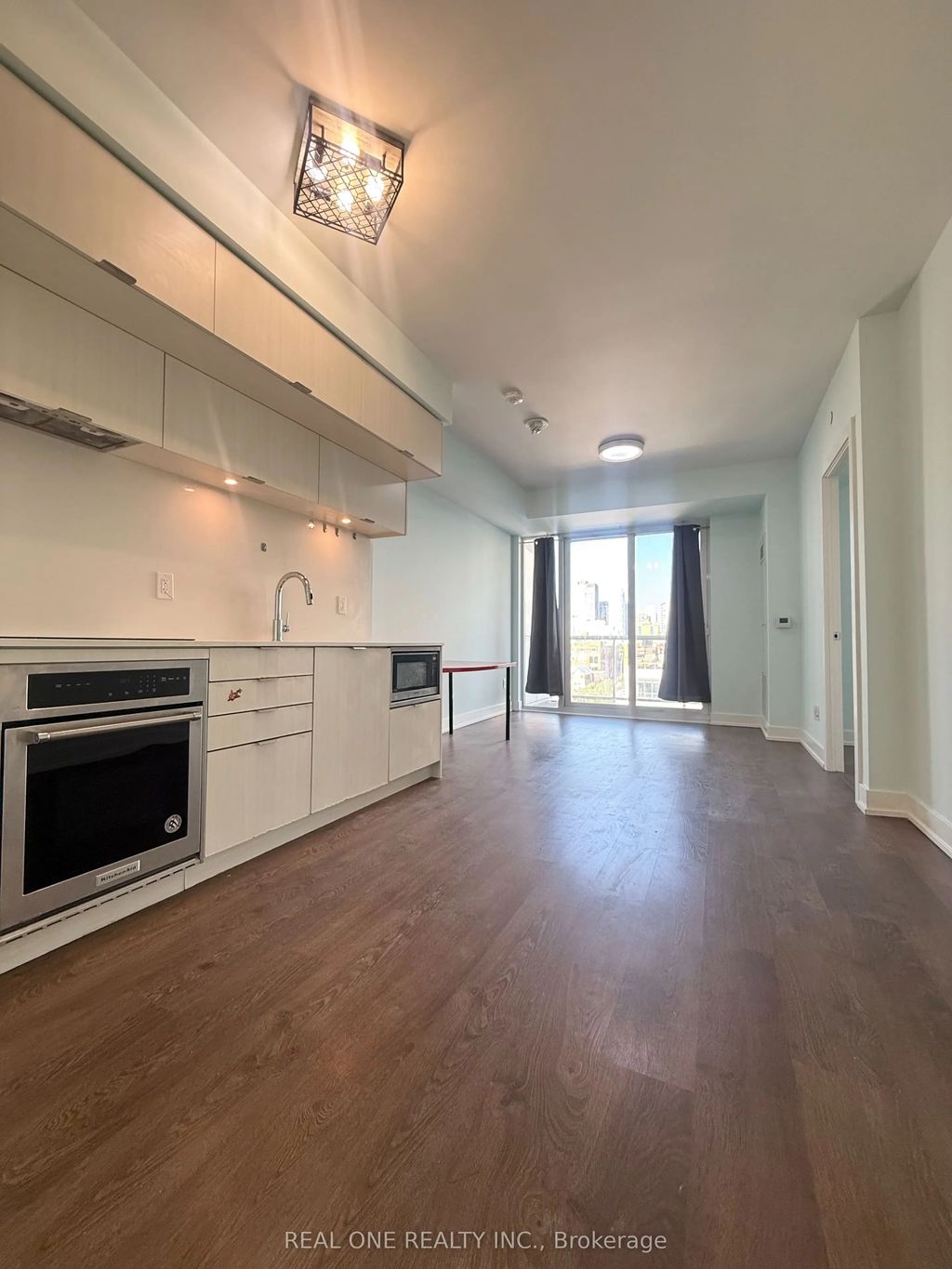 80 Vanauley Street 610, Toronto C01