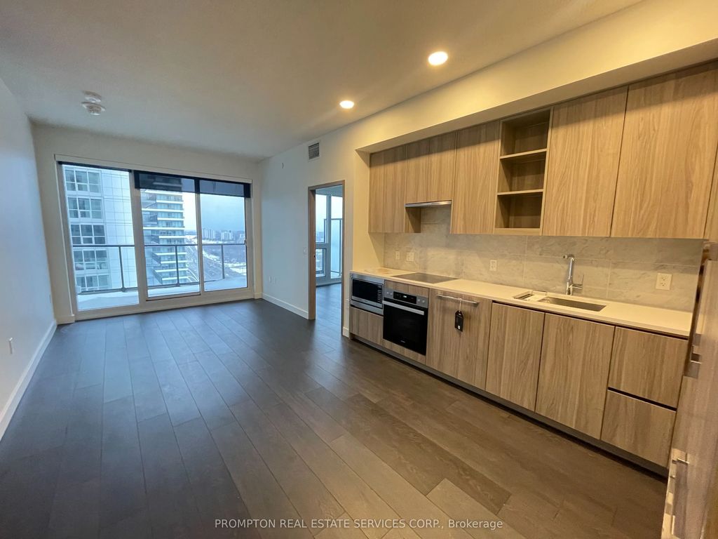 85 Mcmahon Drive 3209, Toronto C15