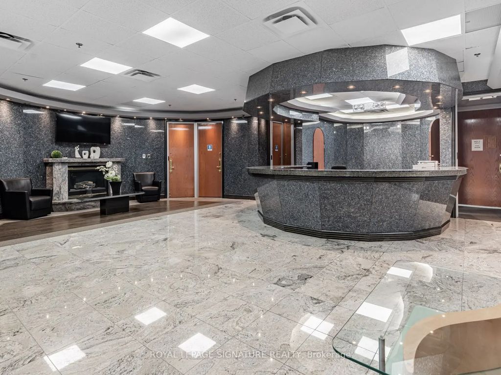 25 Mallard Road, Toronto C13