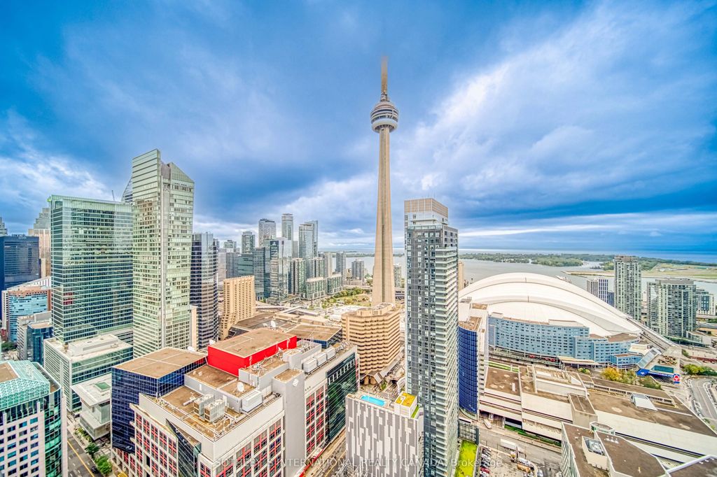 15 Mercer Street 4002, Toronto C01