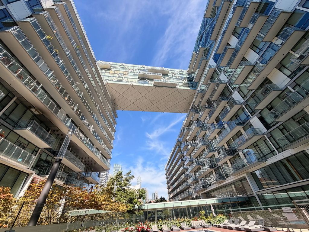 39 Queens Quay E 625, Toronto C08