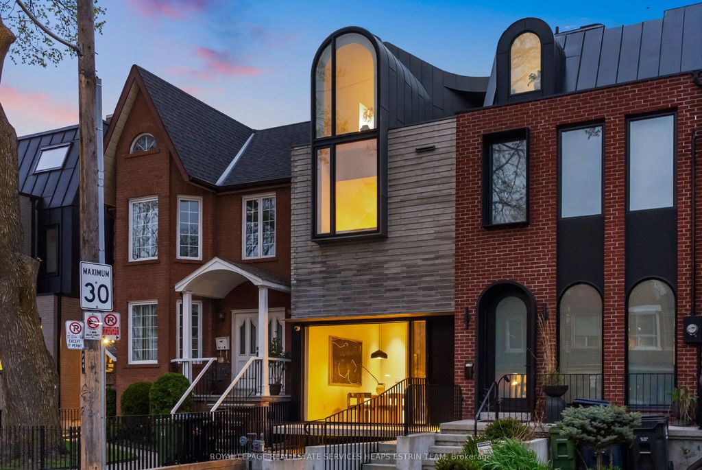 44 Foxley Street, Toronto C01