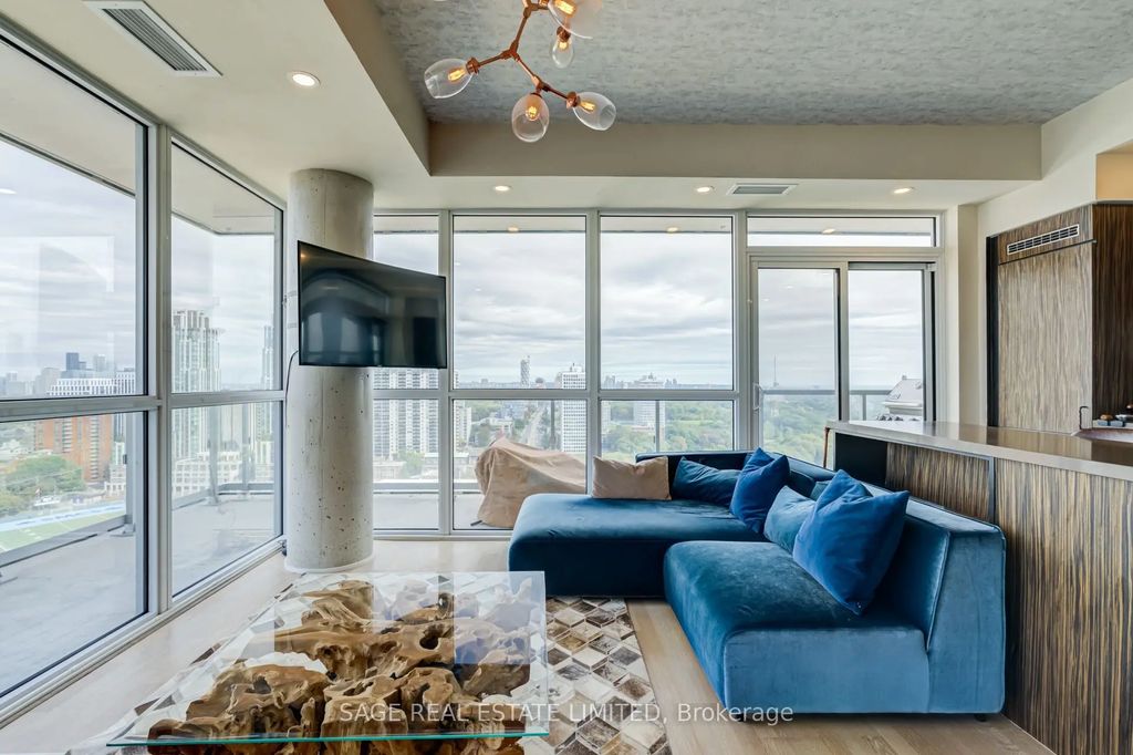 501 St Clair Avenue W 1902, Toronto C02