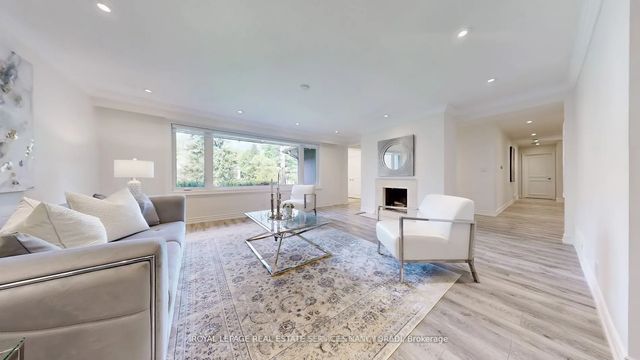 15 Farrington Drive, Toronto C12