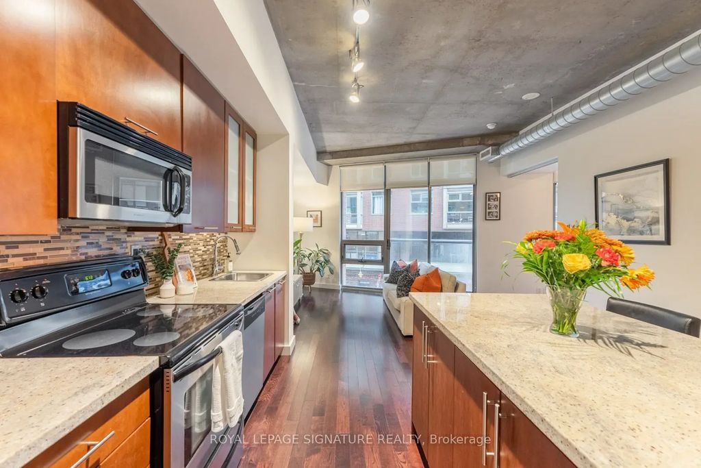 33 Mill Street 210, Toronto C08