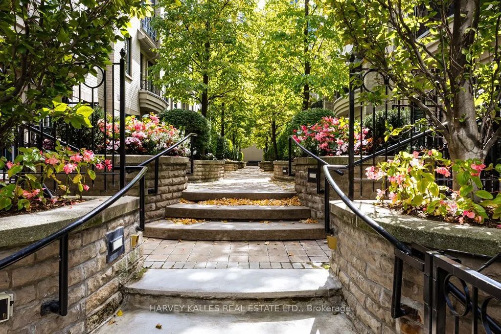 1 Baxter Street Th 9, Toronto C09